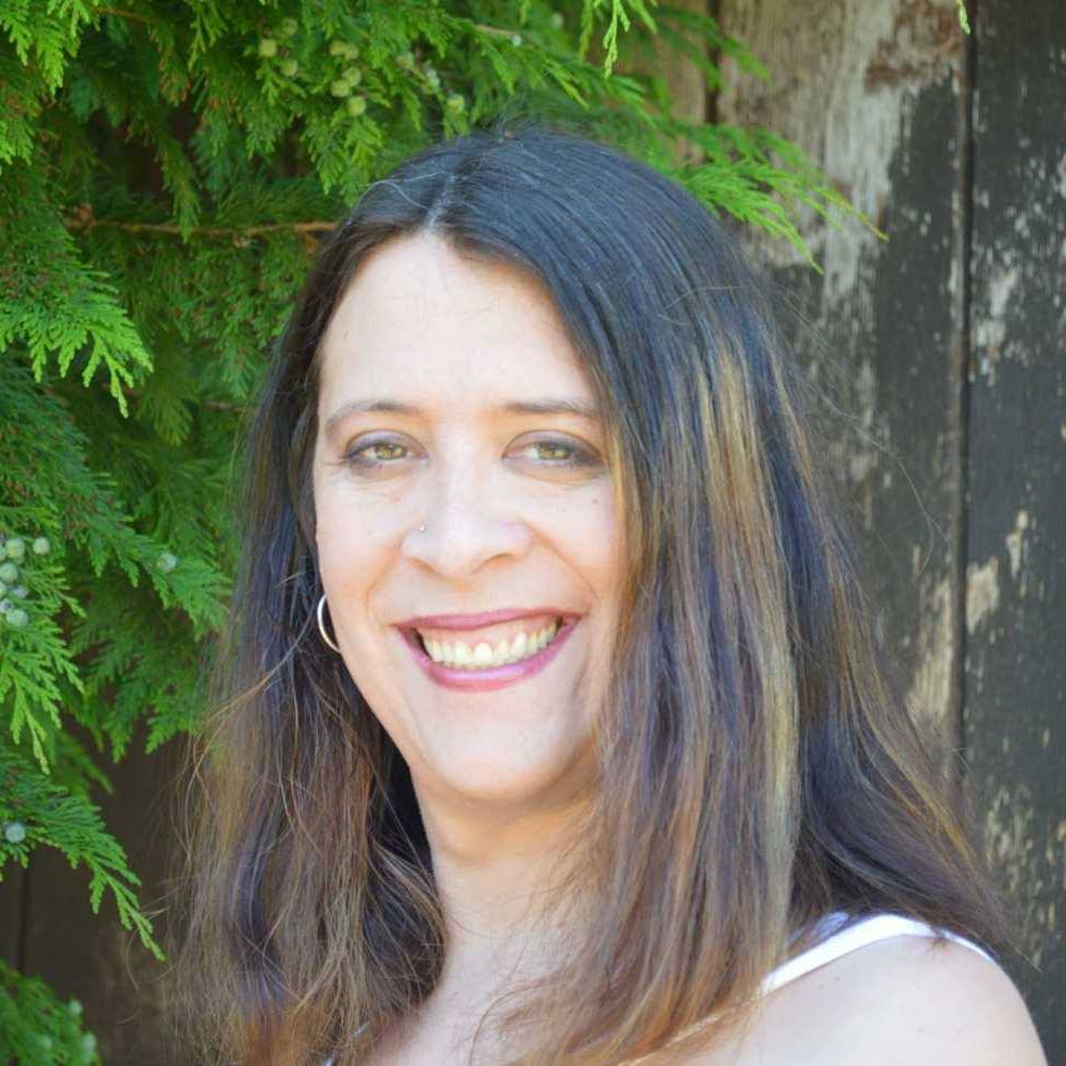 Photo of Roxanne Skelly